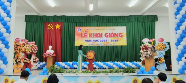 khai giang